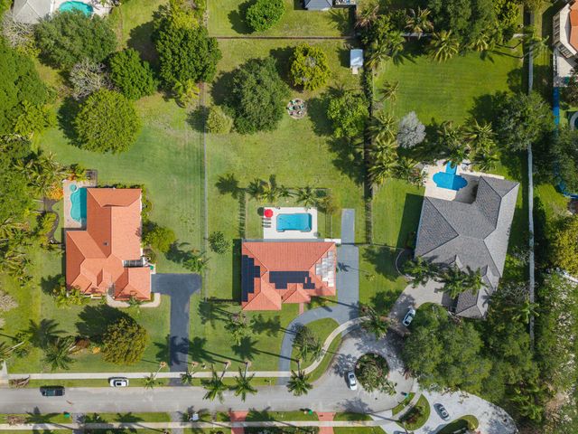 13821 Alexandria Court, Davie, FL 33325