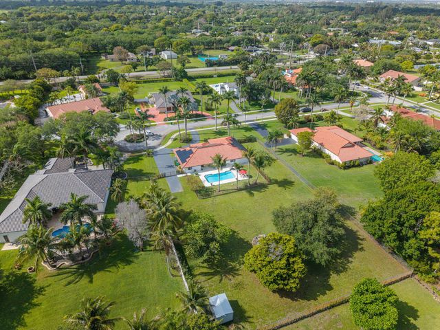 13821 Alexandria Court, Davie, FL 33325