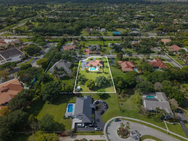 13821 Alexandria Court, Davie, FL 33325