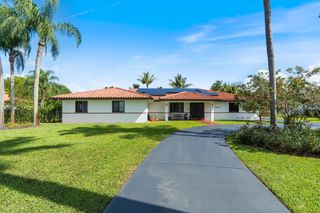 13821 Alexandria Court, Davie, FL 33325