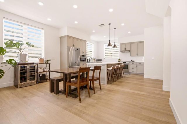 888 Broadway, Belmont, CA 94002