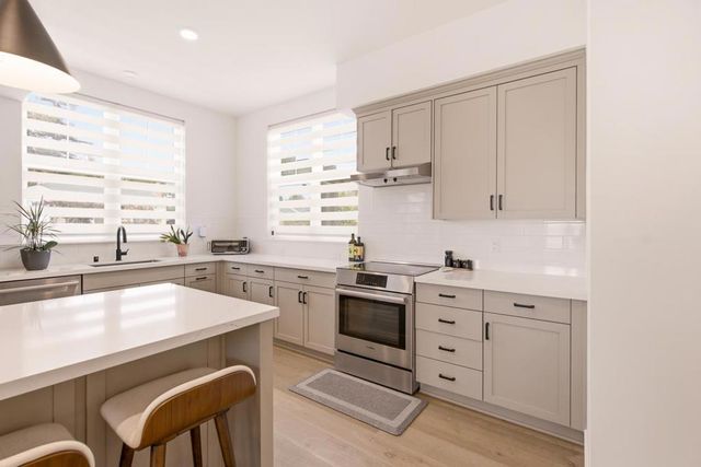 888 Broadway, Belmont, CA 94002