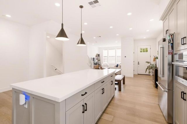 888 Broadway, Belmont, CA 94002
