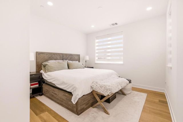 888 Broadway, Belmont, CA 94002