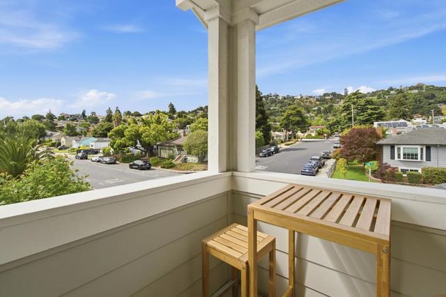 888 Broadway, Belmont, CA 94002