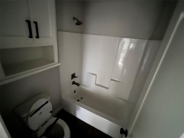 16 Greystone Court, Angleton, TX 77515