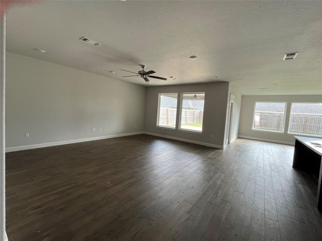 16 Greystone Court, Angleton, TX 77515