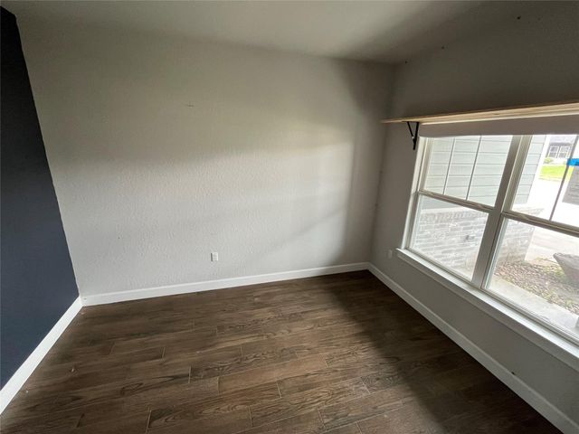 16 Greystone Court, Angleton, TX 77515