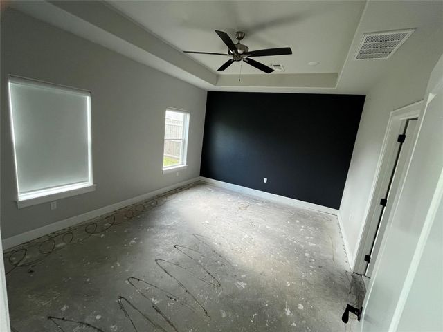 16 Greystone Court, Angleton, TX 77515