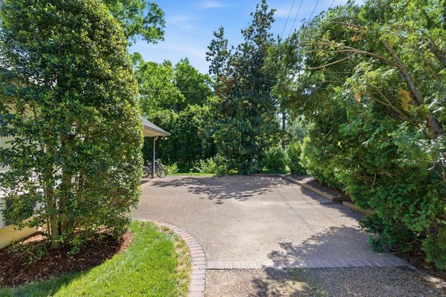 200 Brookfield Ave, Nashville, TN 37205
