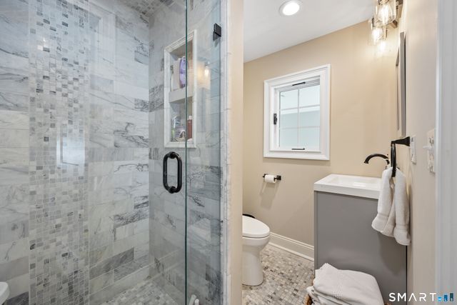 28 Maplewood Lane, North Branford, CT 06472