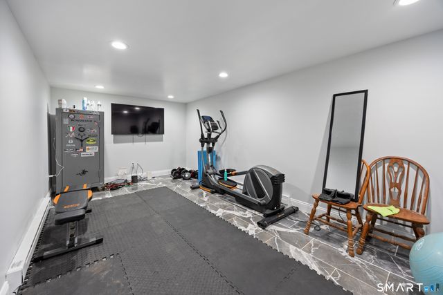 28 Maplewood Lane, North Branford, CT 06472