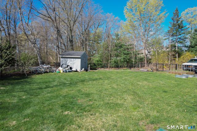 28 Maplewood Lane, North Branford, CT 06472