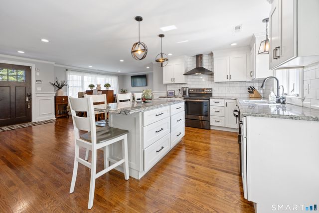 28 Maplewood Lane, North Branford, CT 06472