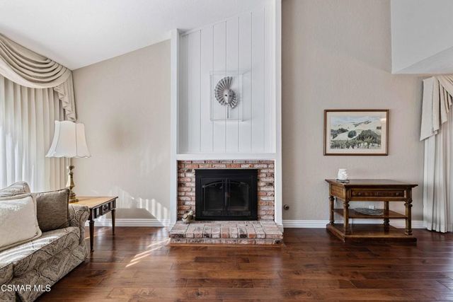 675 Whispering Oaks Place, Newbury Park, CA 91320