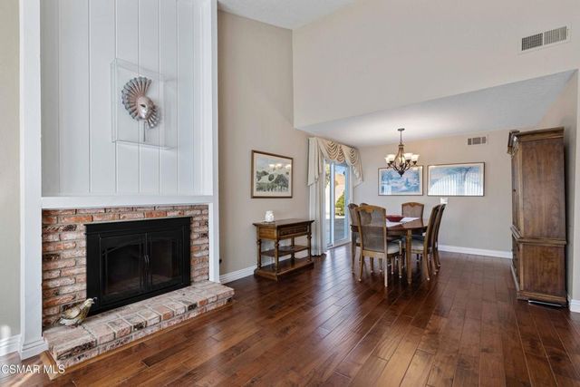 675 Whispering Oaks Place, Newbury Park, CA 91320