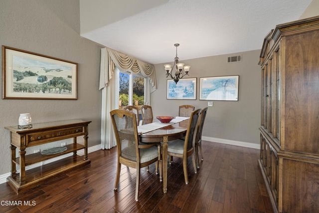 675 Whispering Oaks Place, Newbury Park, CA 91320