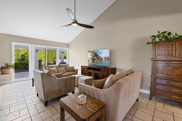 675 Whispering Oaks Place, Newbury Park, CA 91320