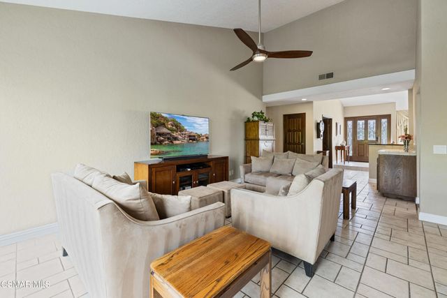 675 Whispering Oaks Place, Newbury Park, CA 91320