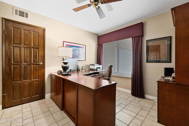 675 Whispering Oaks Place, Newbury Park, CA 91320