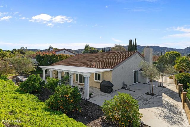 675 Whispering Oaks Place, Newbury Park, CA 91320