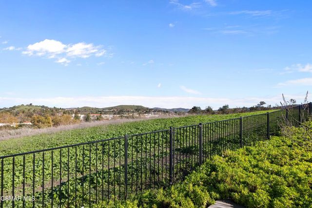 675 Whispering Oaks Place, Newbury Park, CA 91320