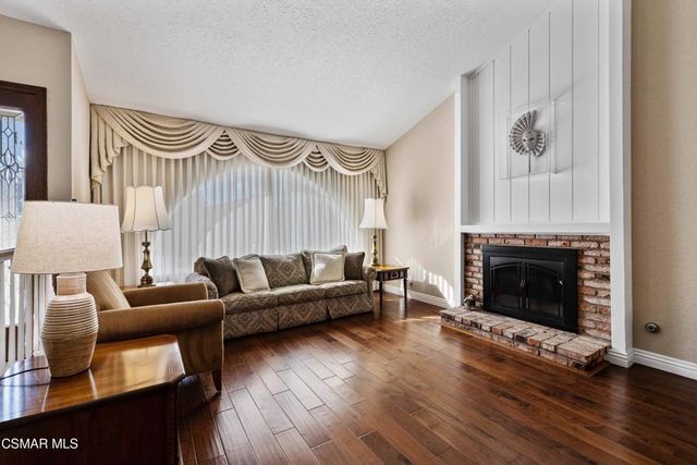 675 Whispering Oaks Place, Newbury Park, CA 91320