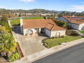 675 Whispering Oaks Place, Newbury Park, CA 91320