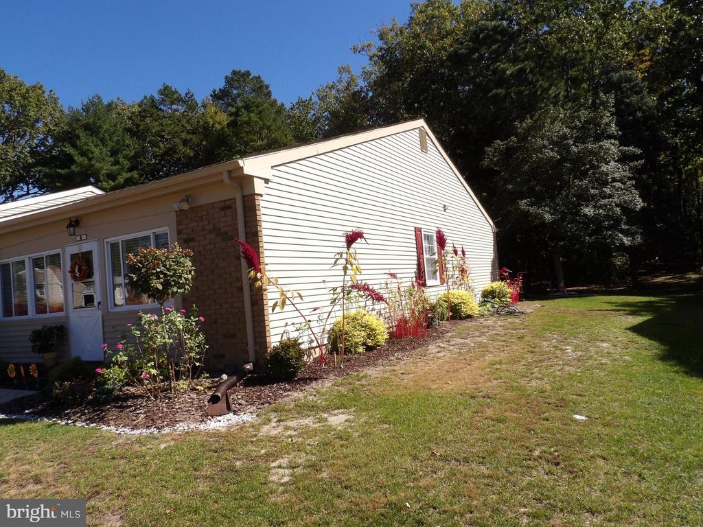 6 GRAMERCY PL, SOUTHAMPTON TWP, NJ 08088 — photo 2