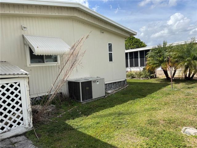 207 Harvest LN, North Fort Myers, FL 33917