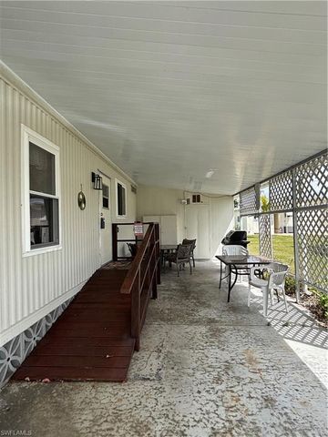 207 Harvest LN, North Fort Myers, FL 33917