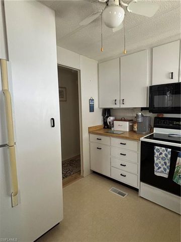 207 Harvest LN, North Fort Myers, FL 33917