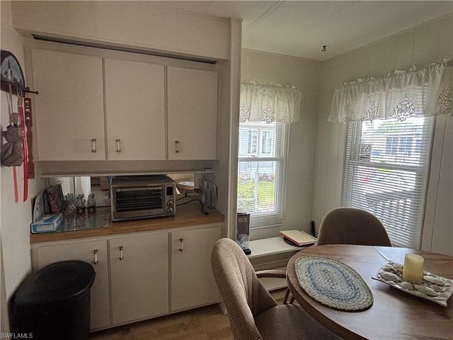 207 Harvest LN, North Fort Myers, FL 33917