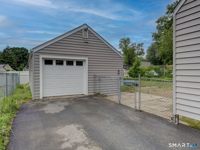 38 Porterbrook Avenue, East Hartford, CT 06118