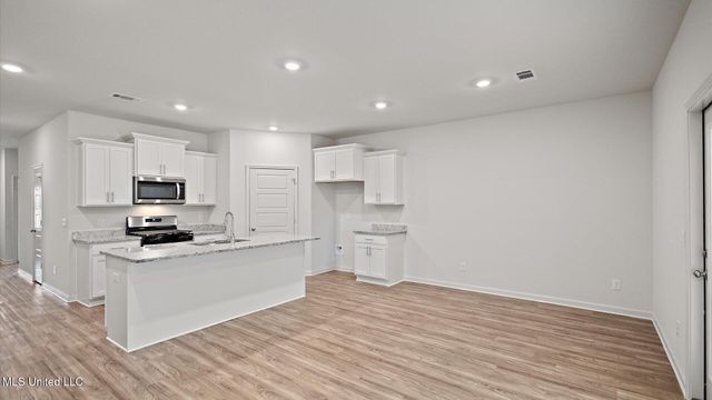 710 Honeysuckle Loop, Canton, MS 39046