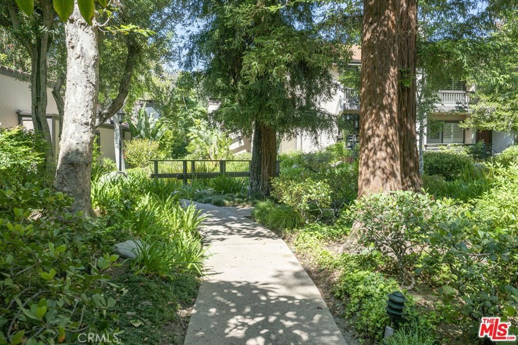 21901 Burbank 197, Woodland Hills, CA 91367 — photo 4