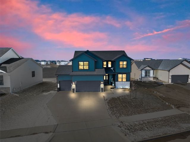 1325 NW Yorktown Drive, Waukee, IA 50263