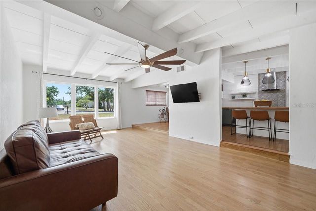 9718 N OREGON AVENUE, Tampa, FL 33612