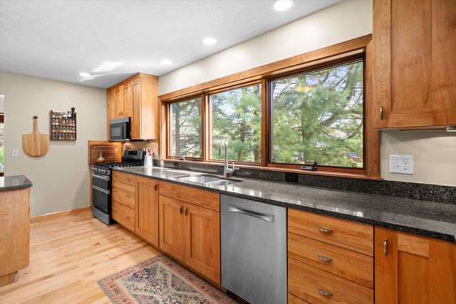 1693 Havenshire Lane, Brighton Twp, MI 48114