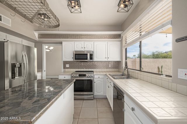 3411 E DESERT TRUMPET Road, Phoenix, AZ 85044