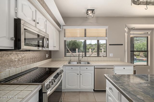 3411 E DESERT TRUMPET Road, Phoenix, AZ 85044