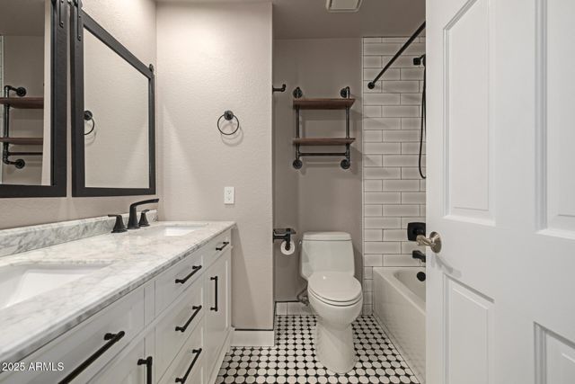 3411 E DESERT TRUMPET Road, Phoenix, AZ 85044