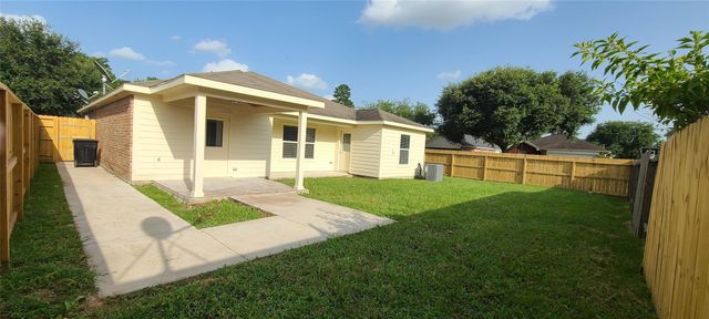 11826 Belle Court, Pinehurst, TX 77362
