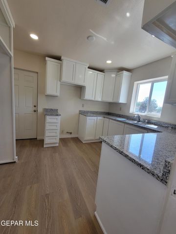 8327 SAGELAND Way, El Paso, TX 79907