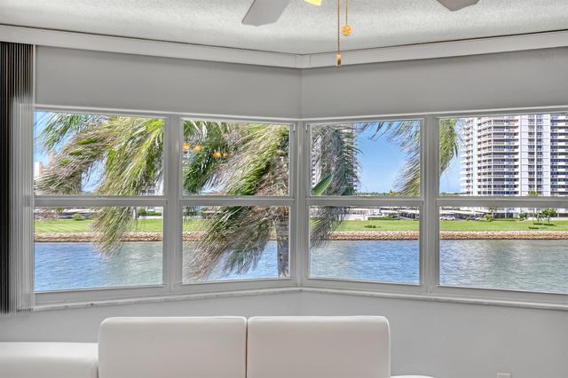 28 Yacht Club Drive 409, North Palm Beach, FL 33408