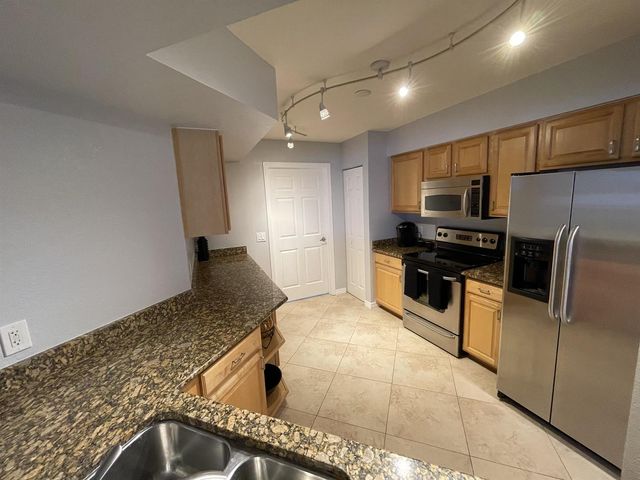1801 N Flagler Drive 502, West Palm Beach, FL 33407