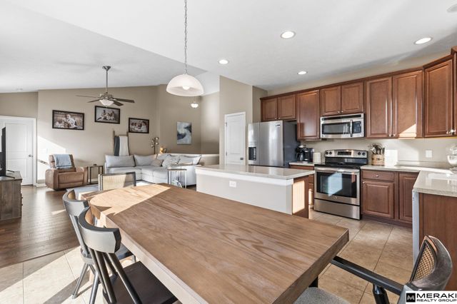 18911 Josephine Street, Omaha, NE 68136