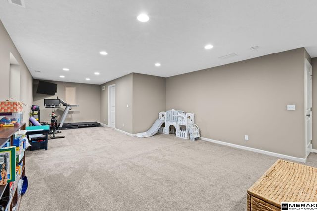 18911 Josephine Street, Omaha, NE 68136