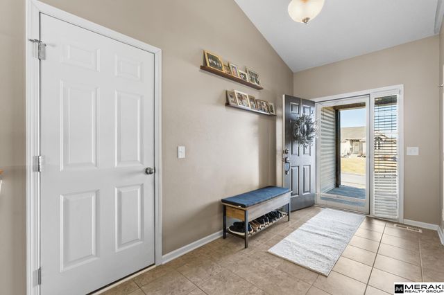 18911 Josephine Street, Omaha, NE 68136