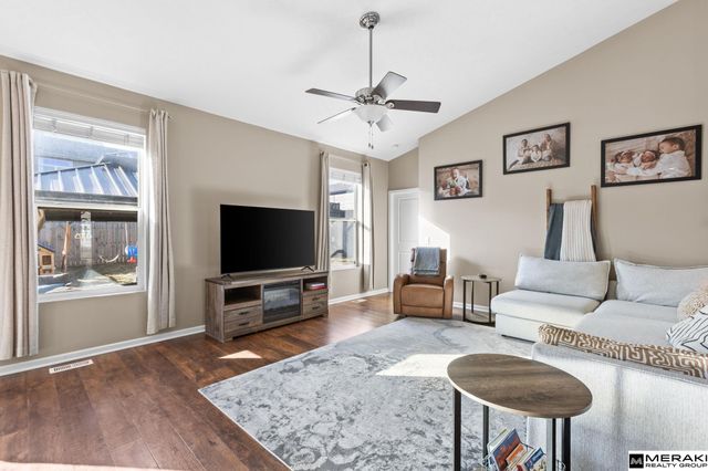 18911 Josephine Street, Omaha, NE 68136